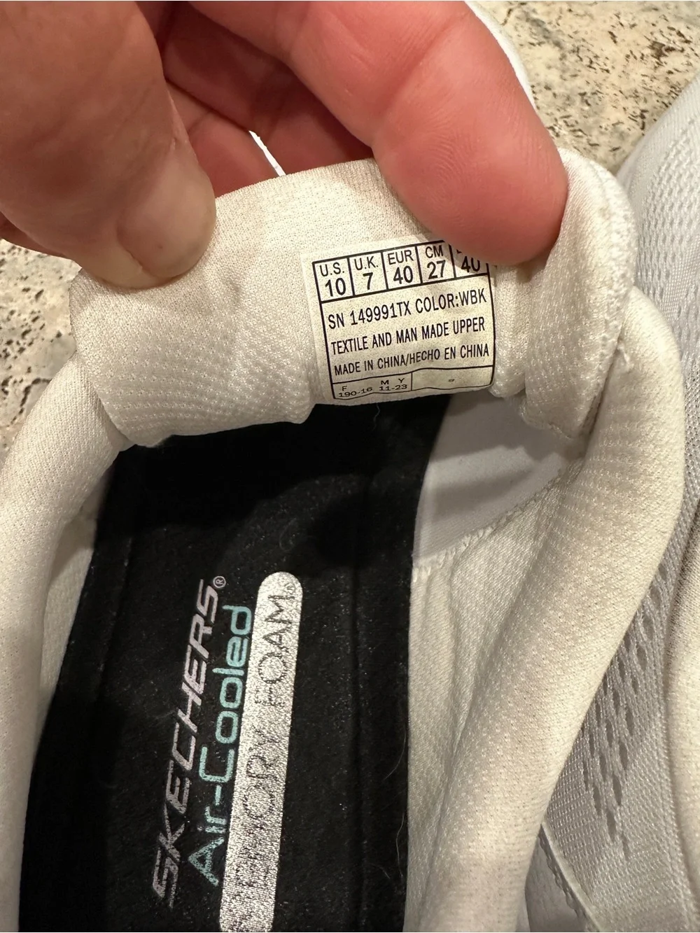 Skechers Women’s size 10 White Athletic Lace-Up Sneakers